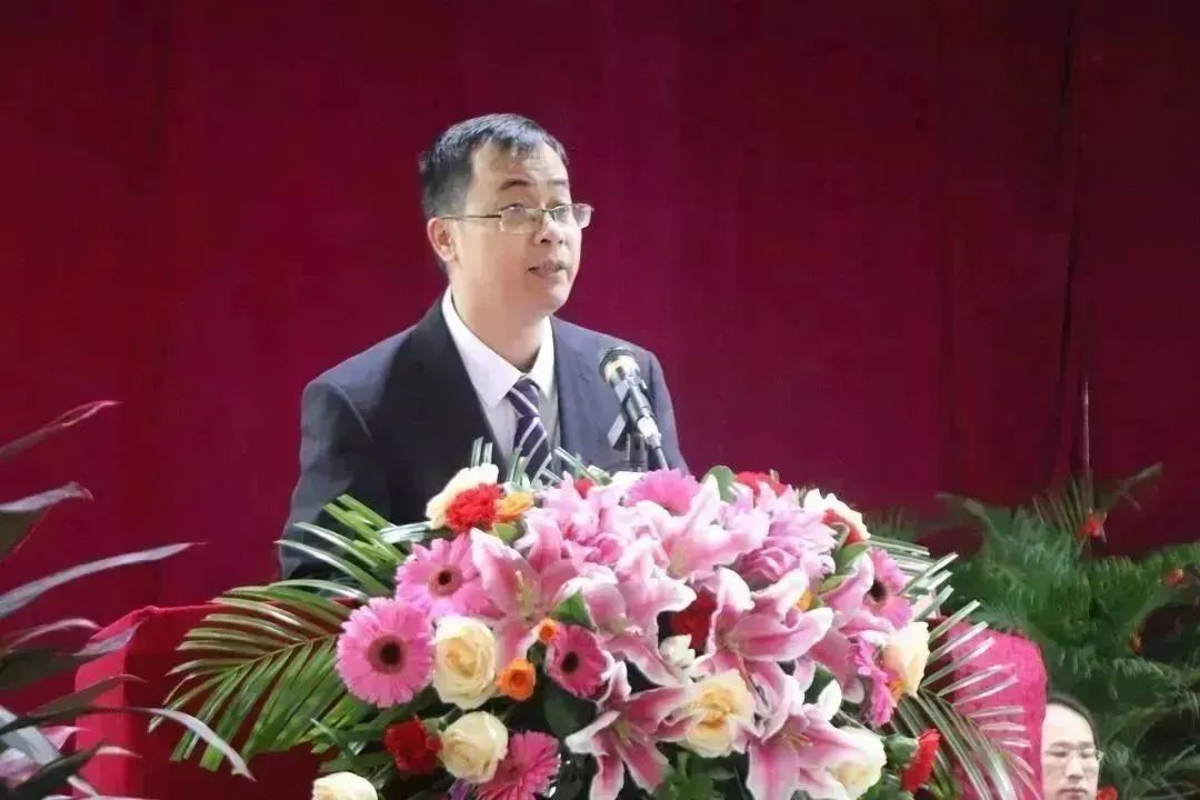 8e9dae5757b5f4e9b8e2aef57d4f4d3a.jpg 8e9dae5757b5f4e9b8e2aef57d4f4d3a.jpg